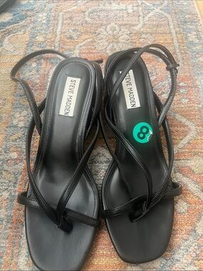Steve Madden Black Strappy Toe-Loop Heels